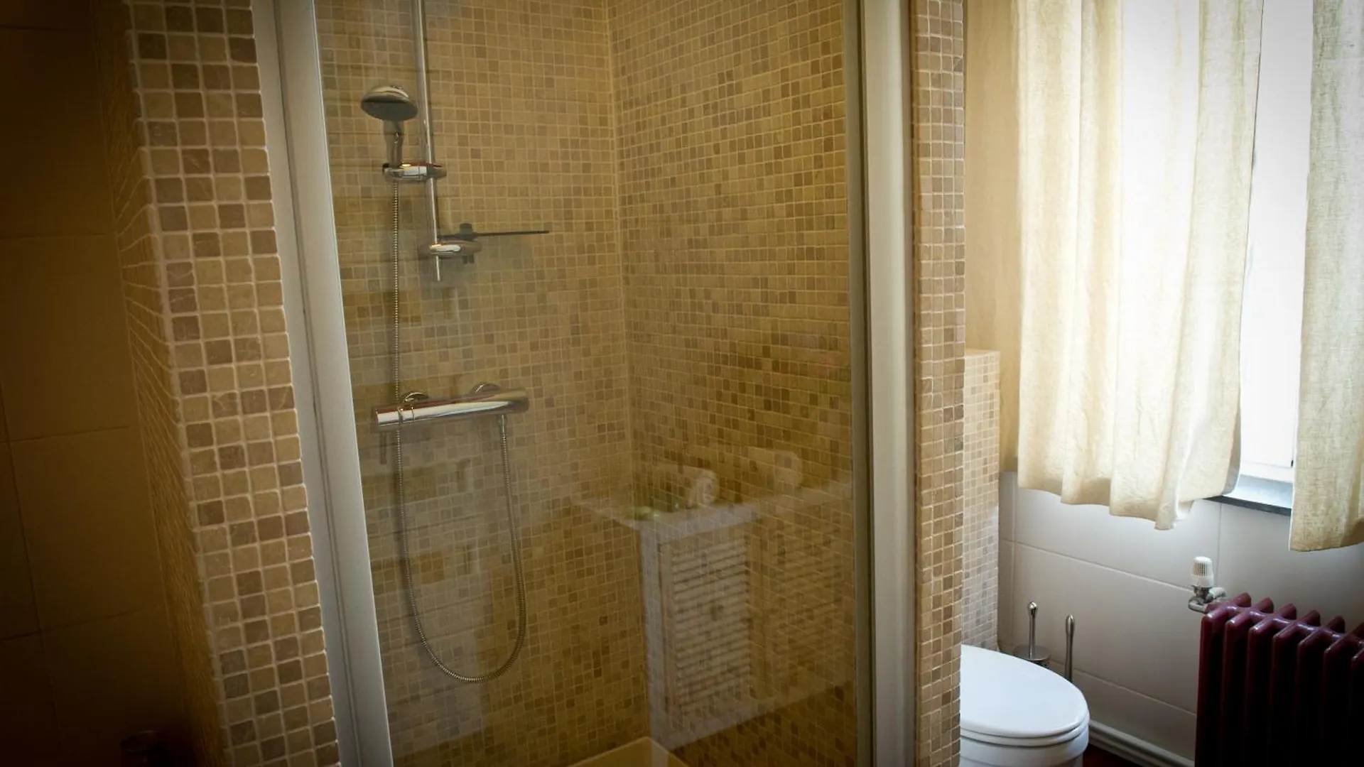 B&B Le Seize Brussels Bed and Breakfast